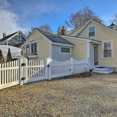 Kennebunk Cottage With Yard Less Than 1 Mi To Beach! Exterior photo